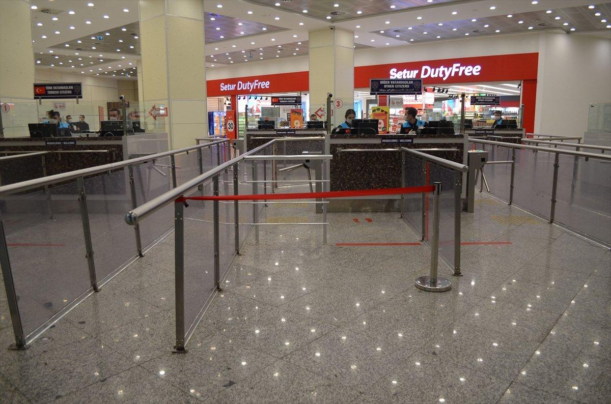 Sarp Sınır Kapısı korona tedbirleri kapsamında kapatıldı