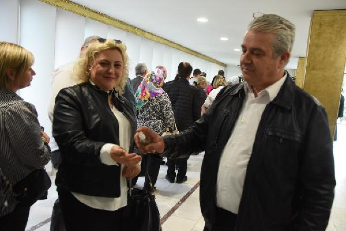 İzmir'deki düğünde koronavirüs önlemi