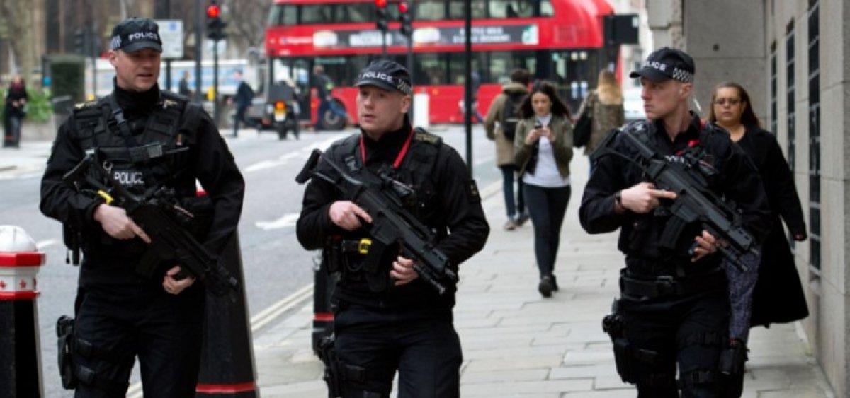 İngiltere'de hastane ve süpermaketlere askeri koruma