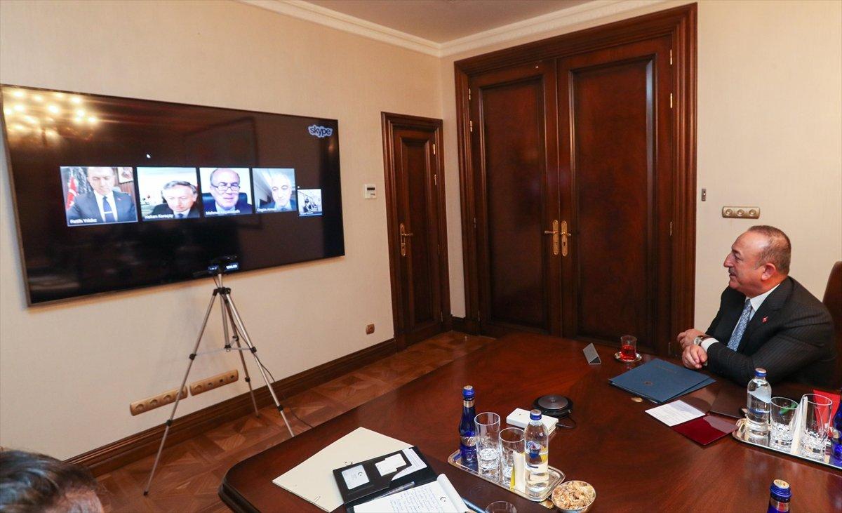 Çavuşoğlu'ndan büyükelçilerle telekonferans görüşmesi