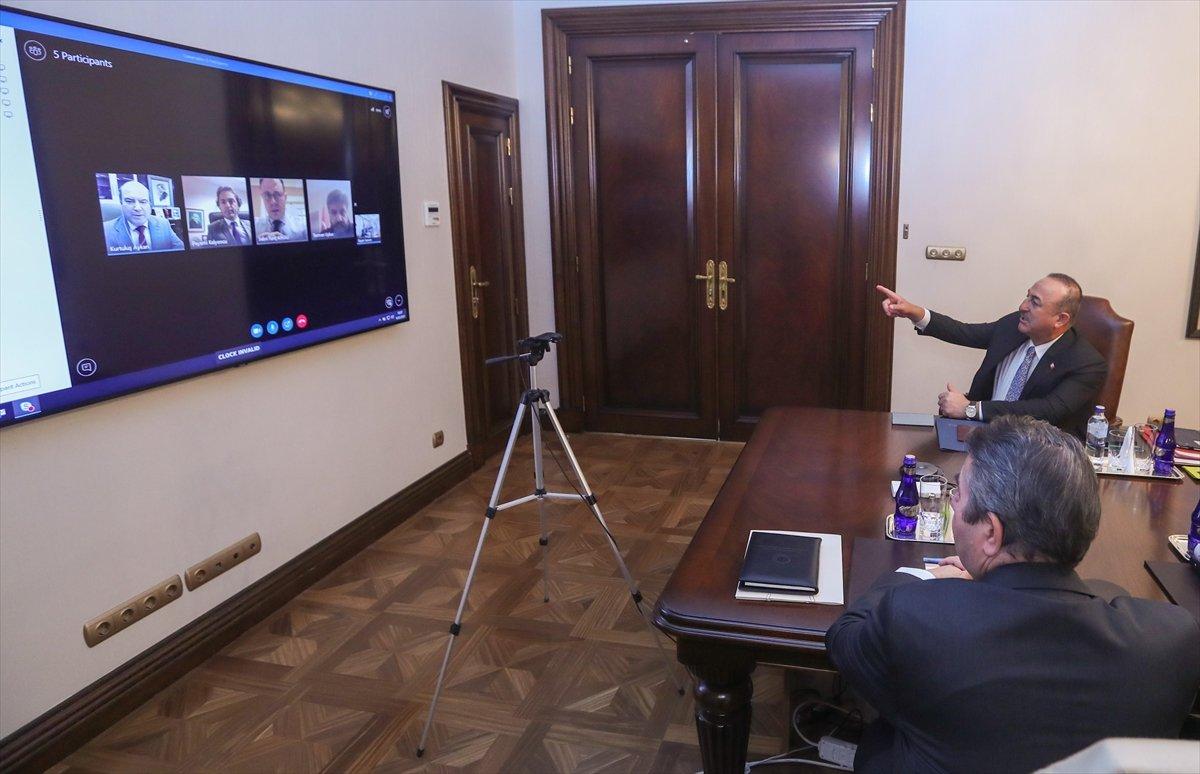 Çavuşoğlu'ndan büyükelçilerle telekonferans görüşmesi