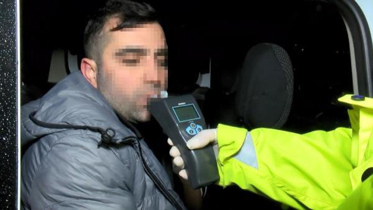 TEM'de kamyonetten dökülen malzemeler 8 araca zarar verdi