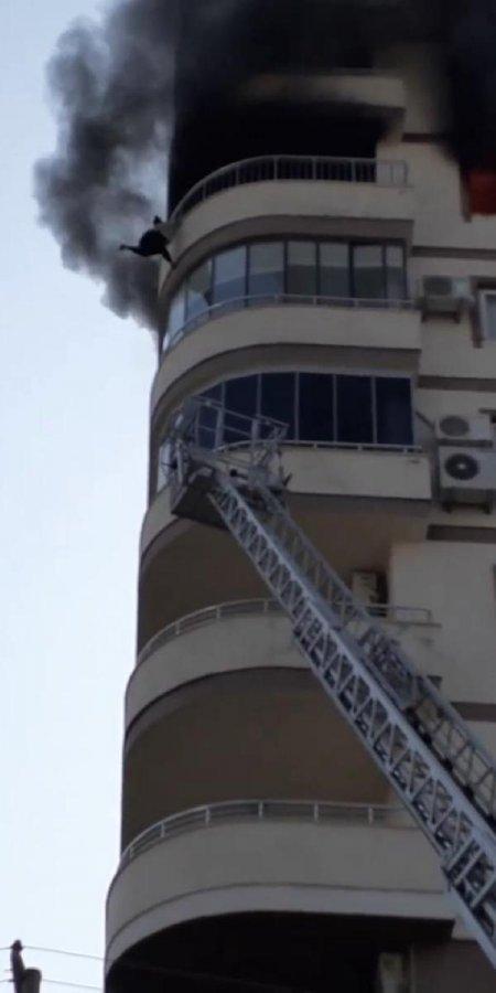 Mersin'deki yangın sonrası itfaiye amirine el çektirildi