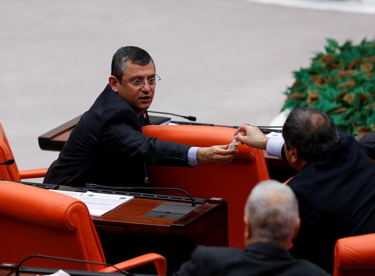 TBMM'de milletvekillerinin koronavirüs önlemi