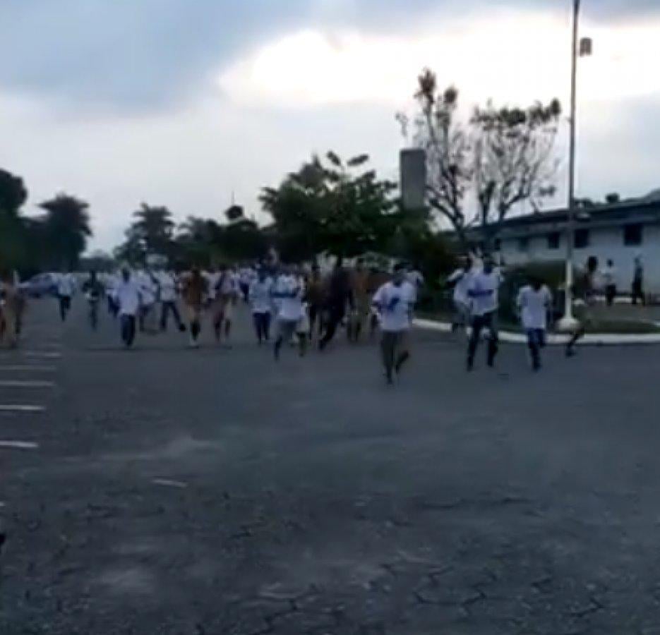 Brezilya'da yüzlerce mahkum firar etti