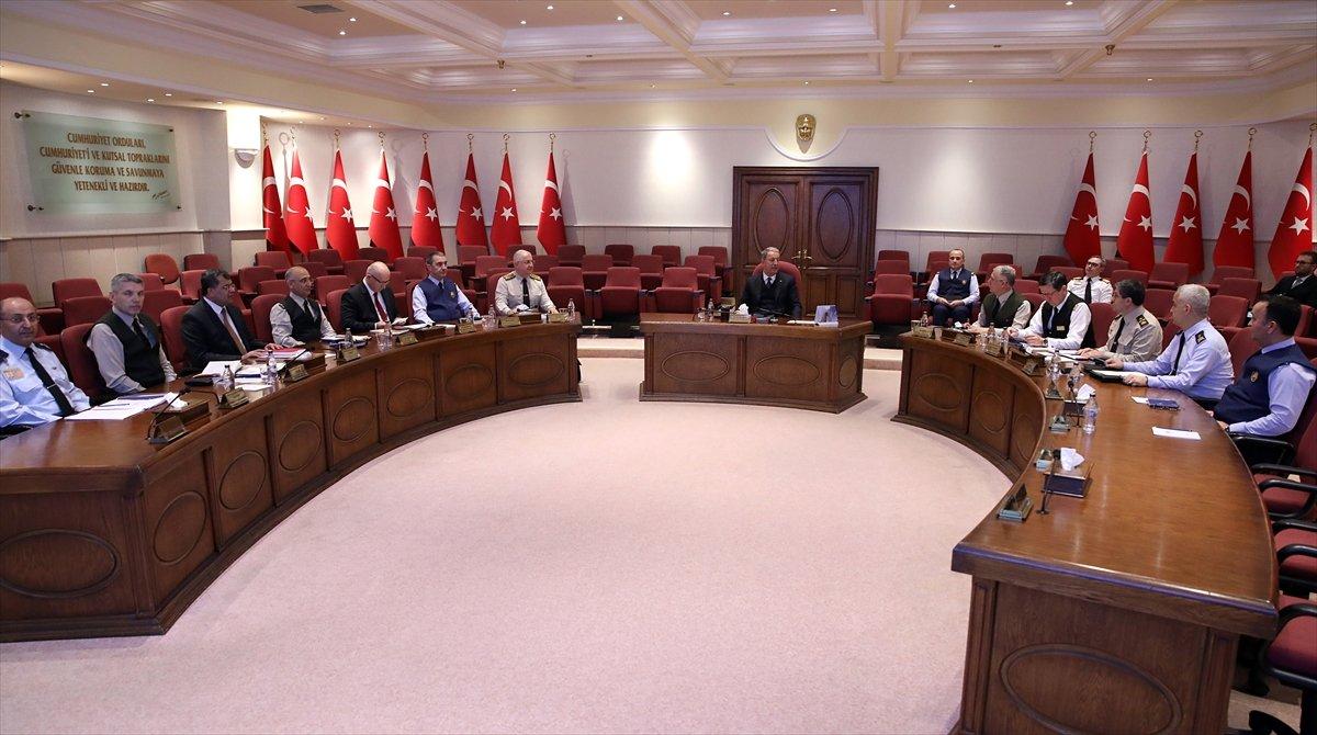 Bakan Hulusi Akar, yeni korona tedbirlerini açıkladı