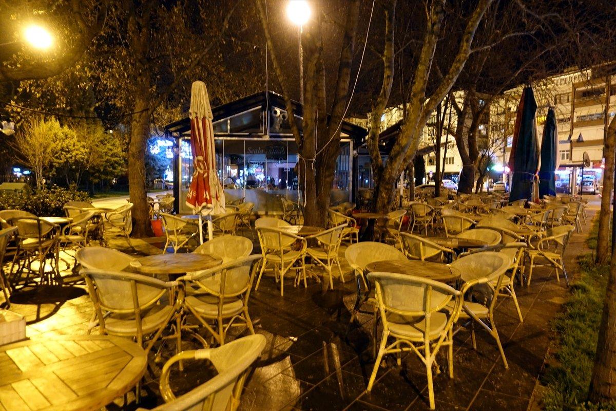 Türkiye'de kafe, lokanta ve oyun salonları kapatıldı