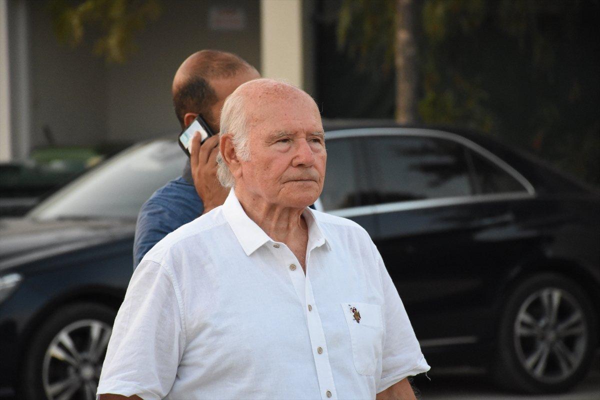 Aytaç Yalman, koronavirüs nedeniyle hayatını kaybetti