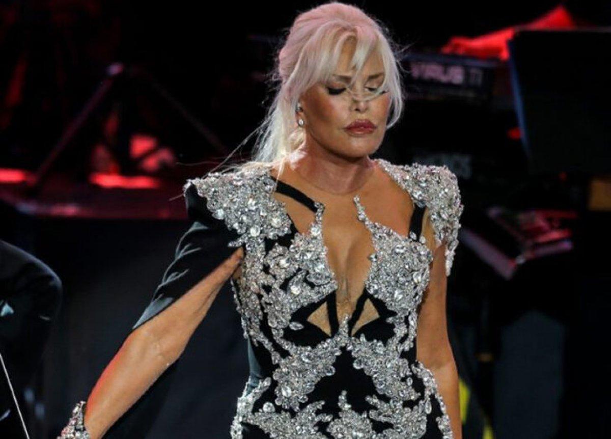 Ajda Pekkan: Sokak hayvanlarını unutmayalım