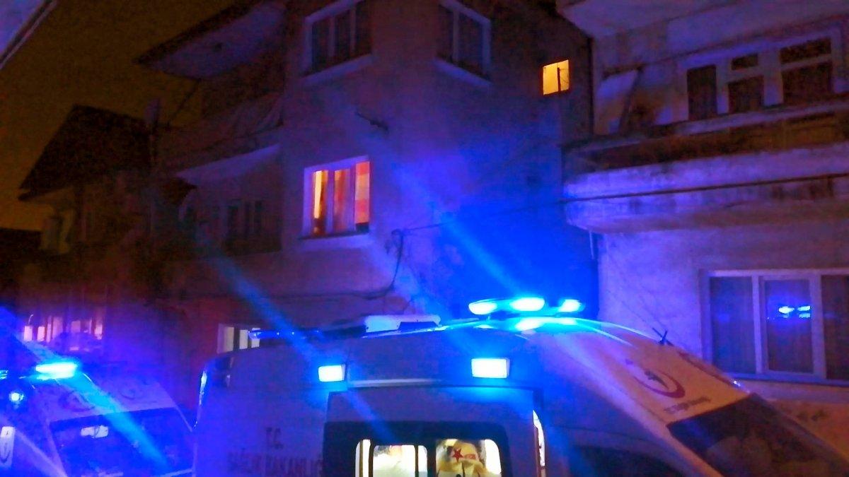 Zonguldak’ta 3 kişi sobadan sızan gazdan zehirlendi