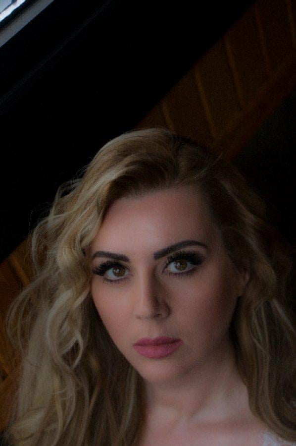 Özlem Binel ile son romanı Ay Işığım’ı konuştuk