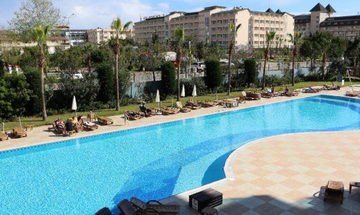 Türkiye'de turistler ülkelerine dönmek istemiyor