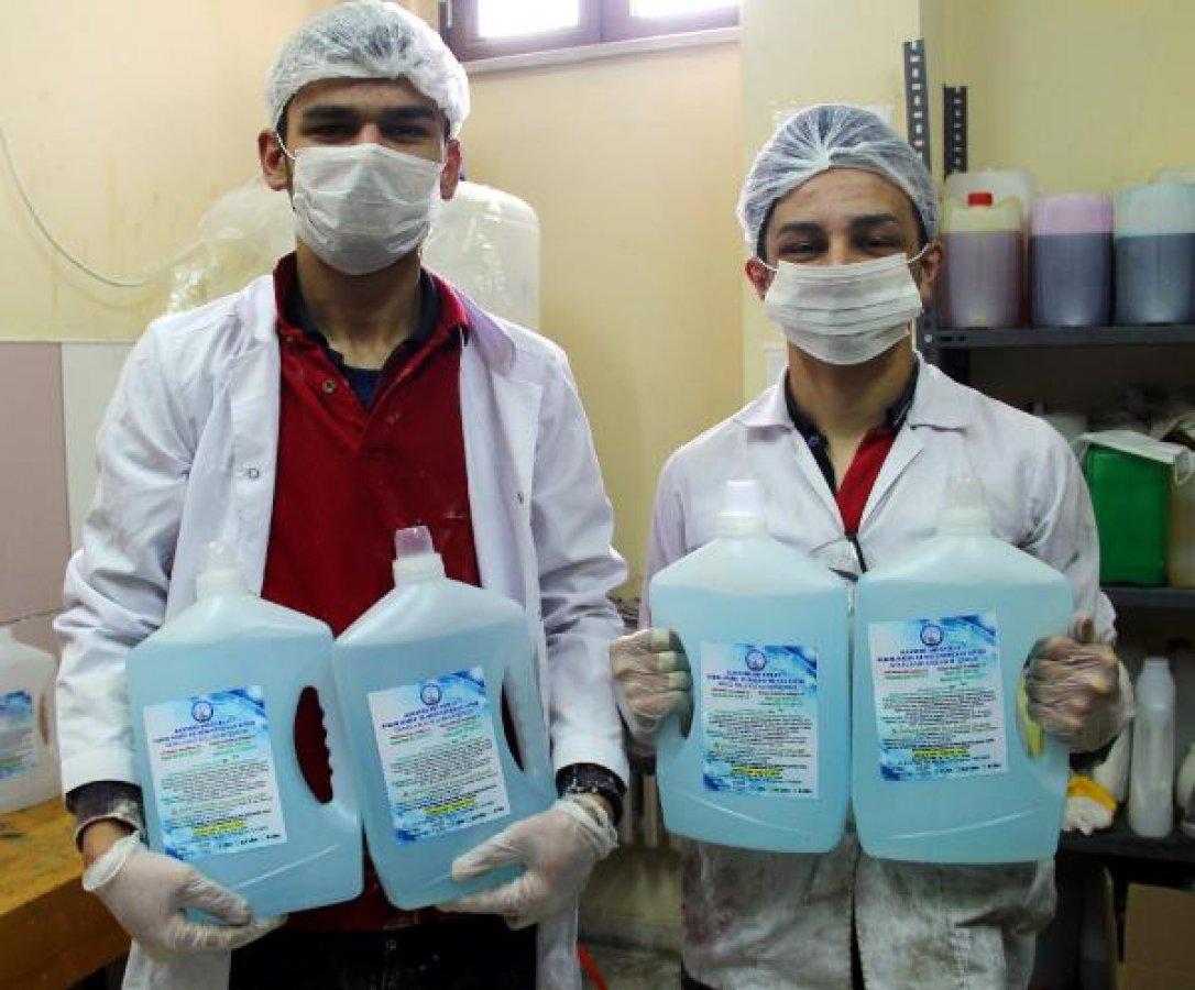 Kayseri'de öğrenciler dezenfektan üretimini artırdı