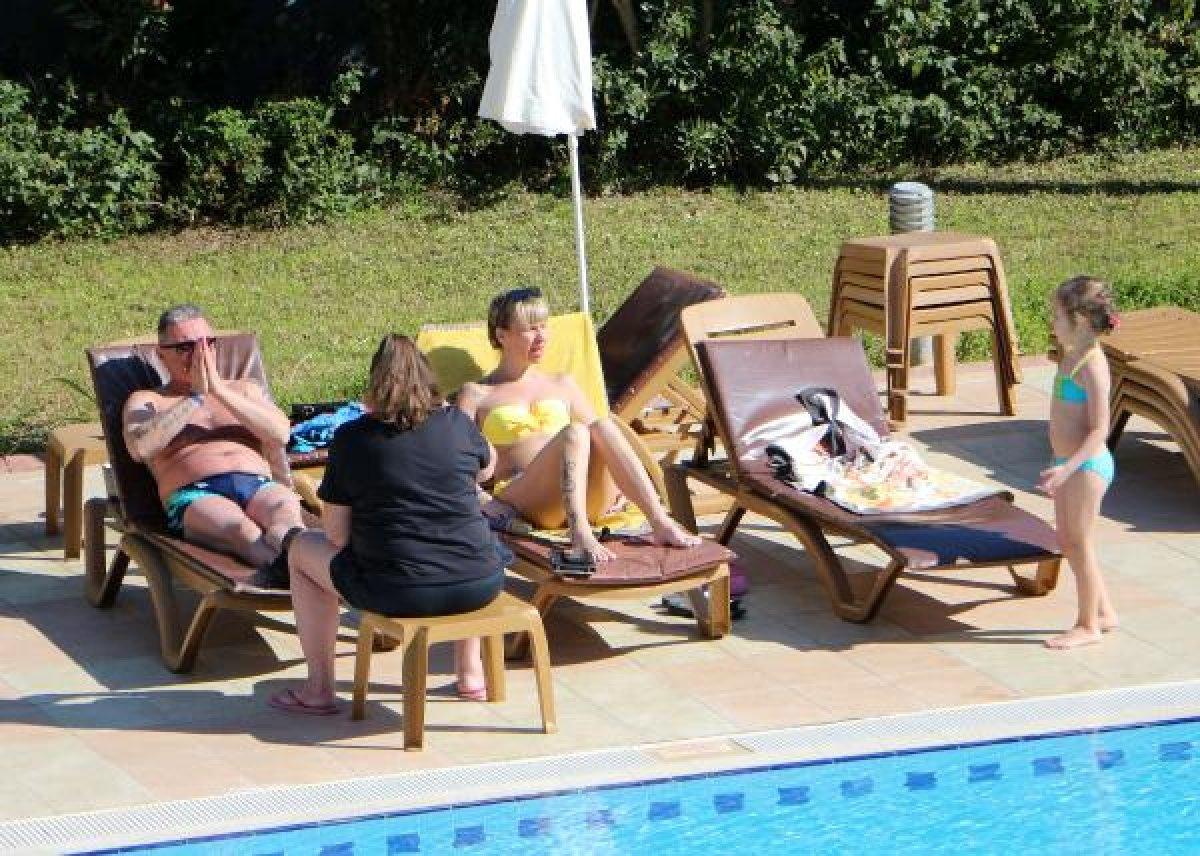 Türkiye'de turistler ülkelerine dönmek istemiyor