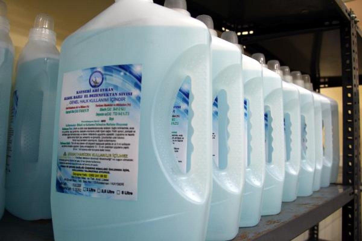 Kayseri'de öğrenciler dezenfektan üretimini artırdı