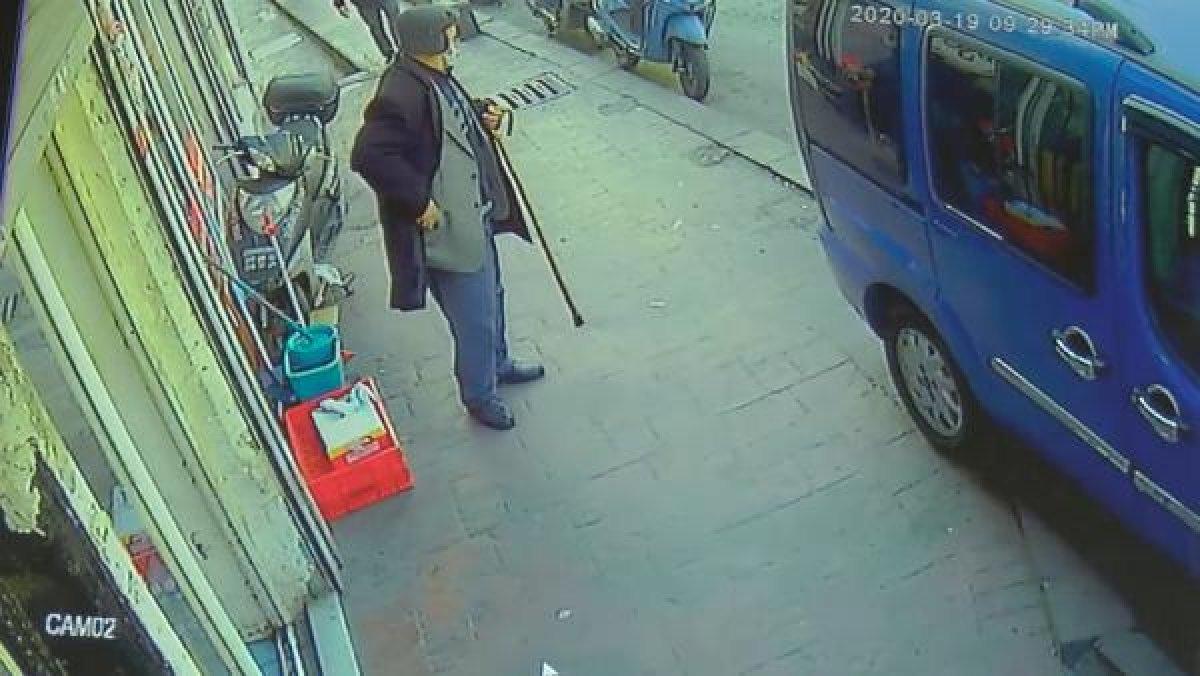 Yaşlı adamı darbedip emekli maaşını çaldılar