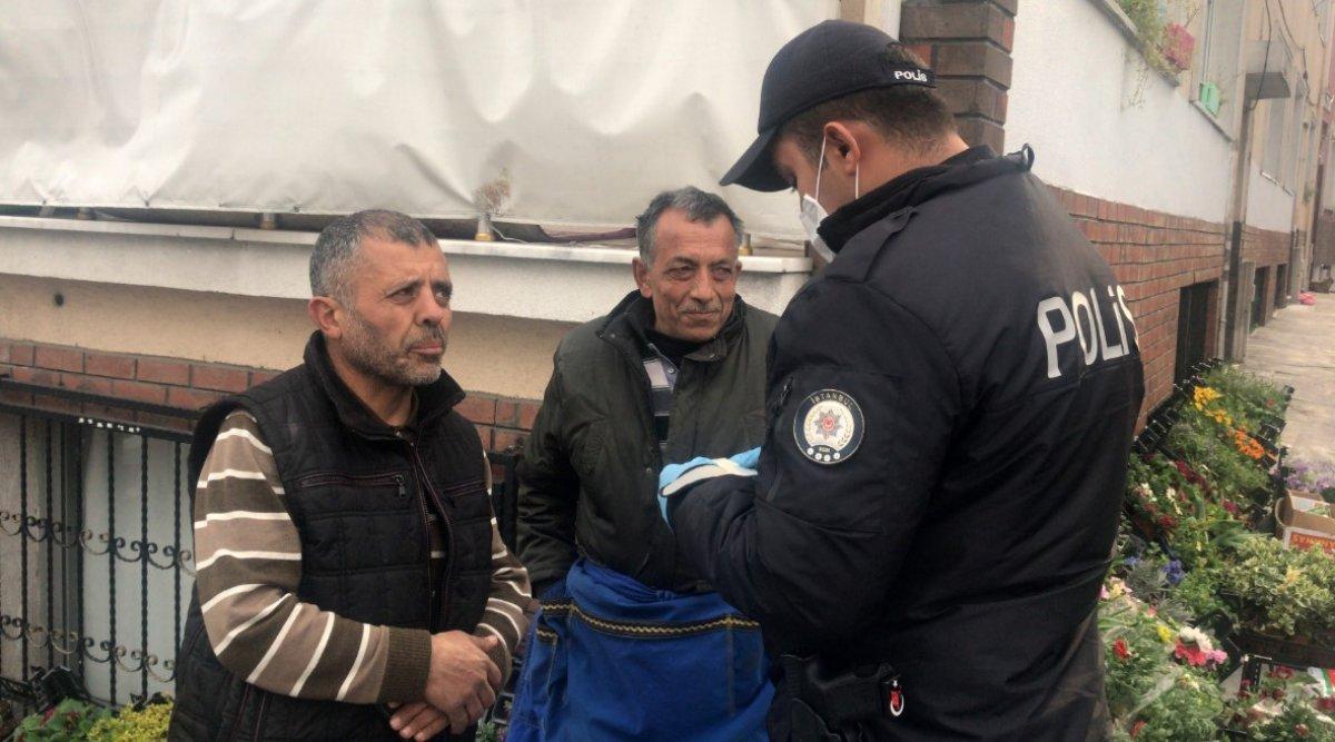 İstanbul’da yasağa uymayan yaşlılar