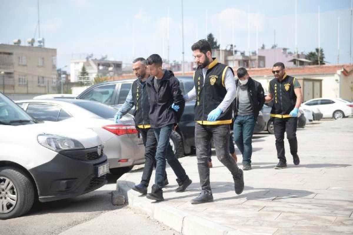 Fuhuş için anlaştıkları kadınlar kaçtı görevliyi dövdüler