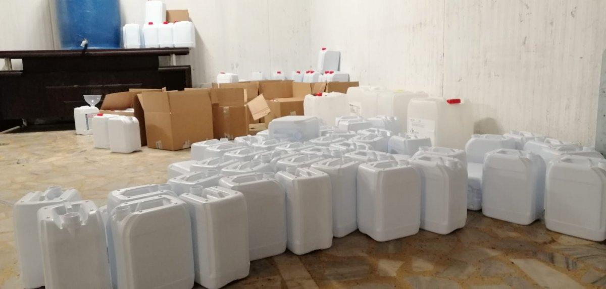 Tonlarca sahte deterjan ve dezenfektan yakalandı