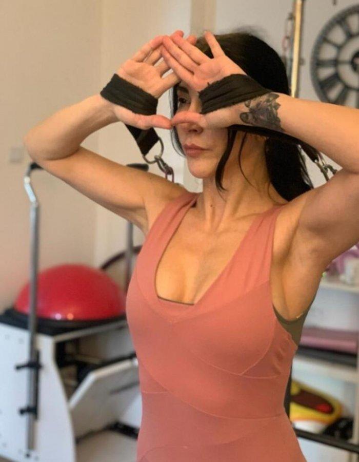 Hande Yener'in koronavirüs önlemleri