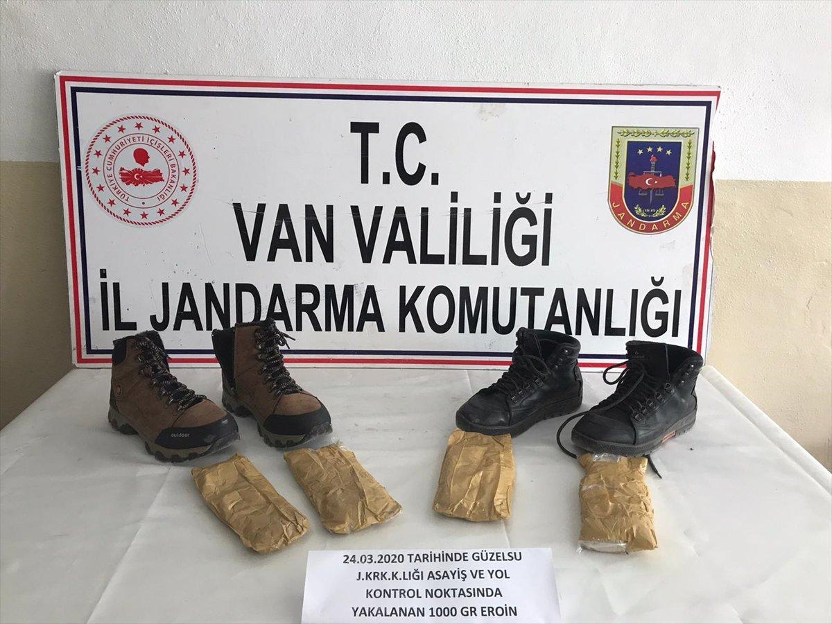 Van'da ayakkabılara zulalanmış 1 kilo eroin bulundu