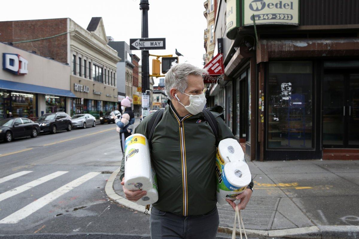 ABD'de koronavirüs vaka sayısı 70 bine yaklaştı