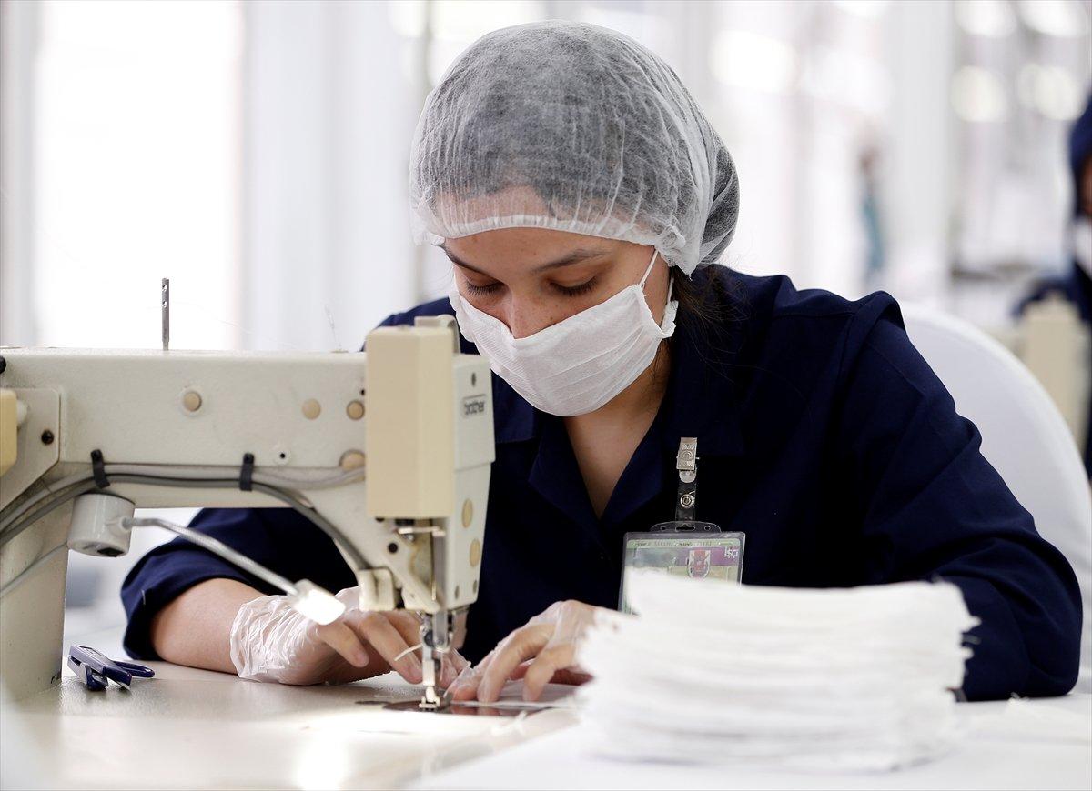Fabrikalarda maske üretimi arttı