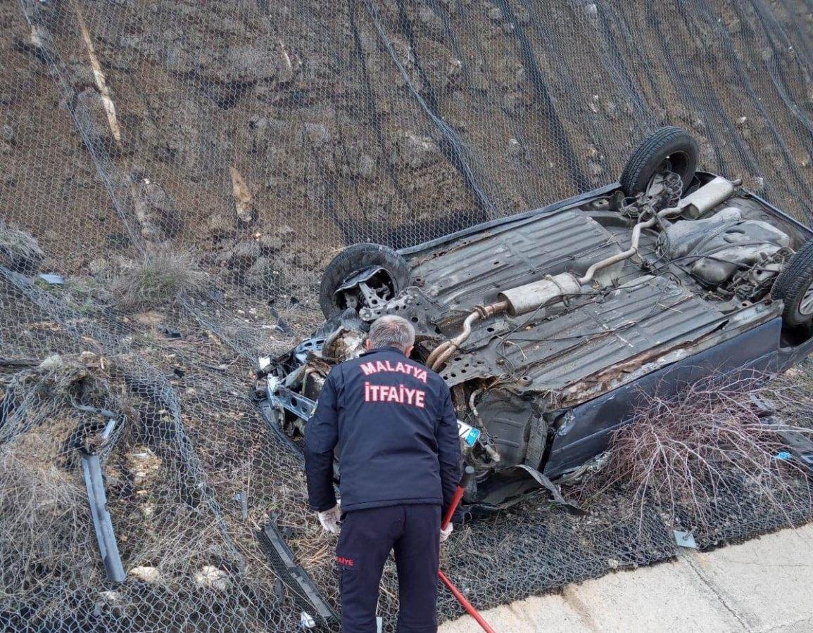 Malatya'da otomobil takla attı: 3 yaralı
