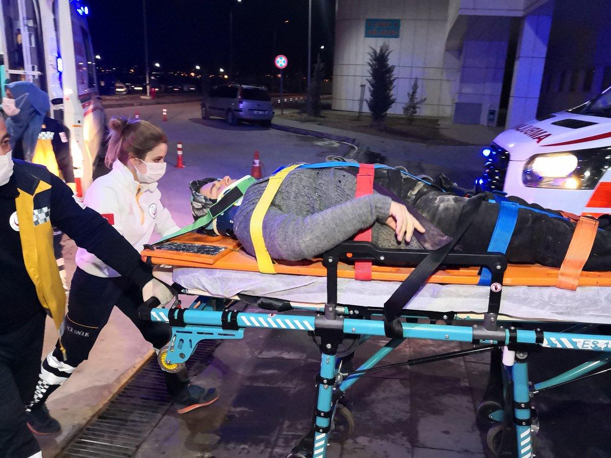 Aksaray'da aracın tarlaya uçması sonucu 4 kişi yaralandı