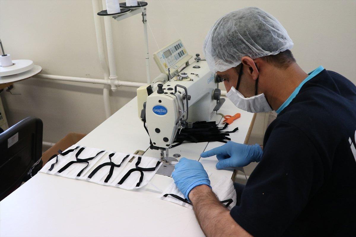 Niğde'de mahkumlar günlük 20 bin maske üretiyor