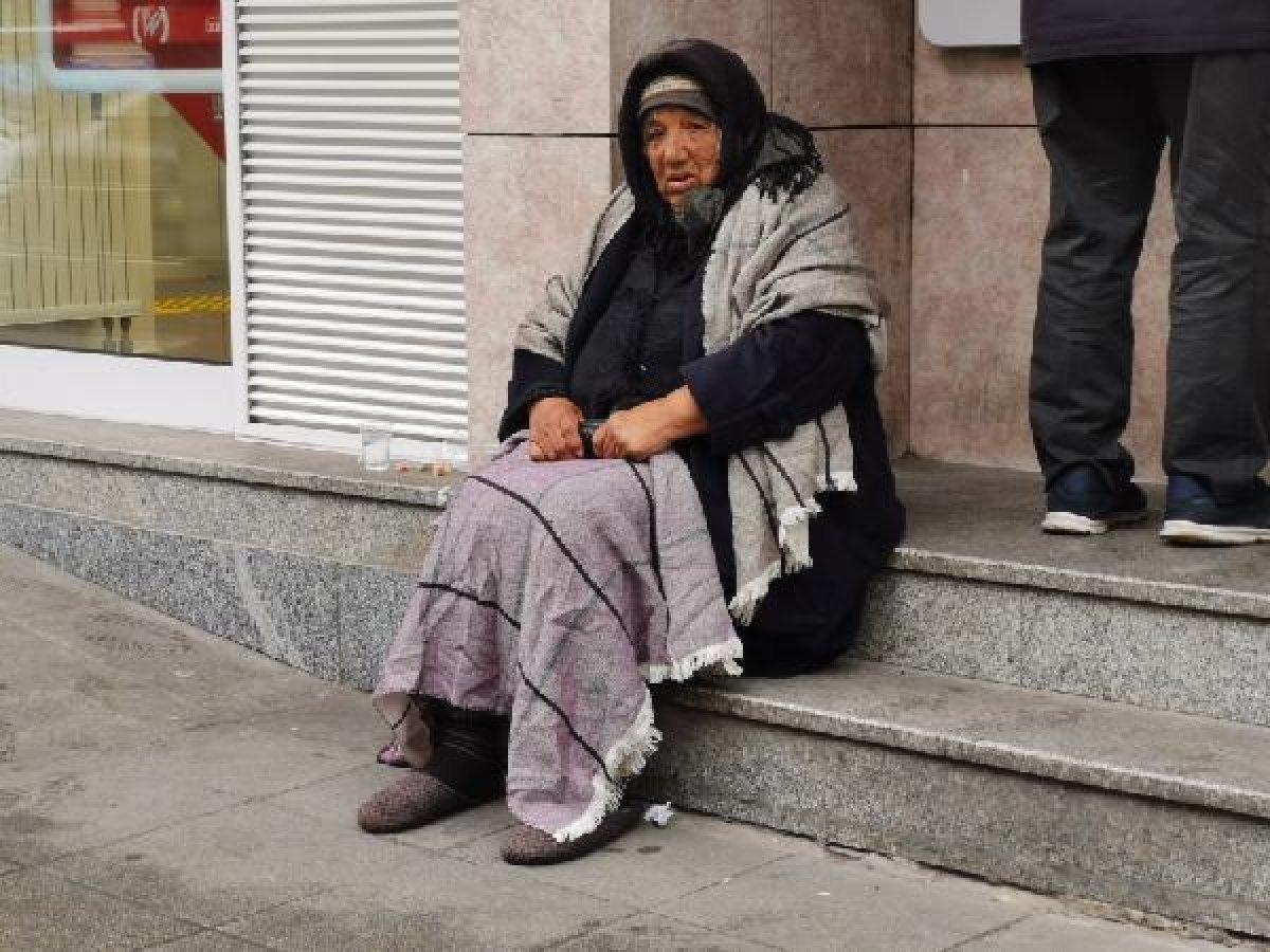 İstanbul sokaklarında evsizlerin koronavirüs tedirginliği