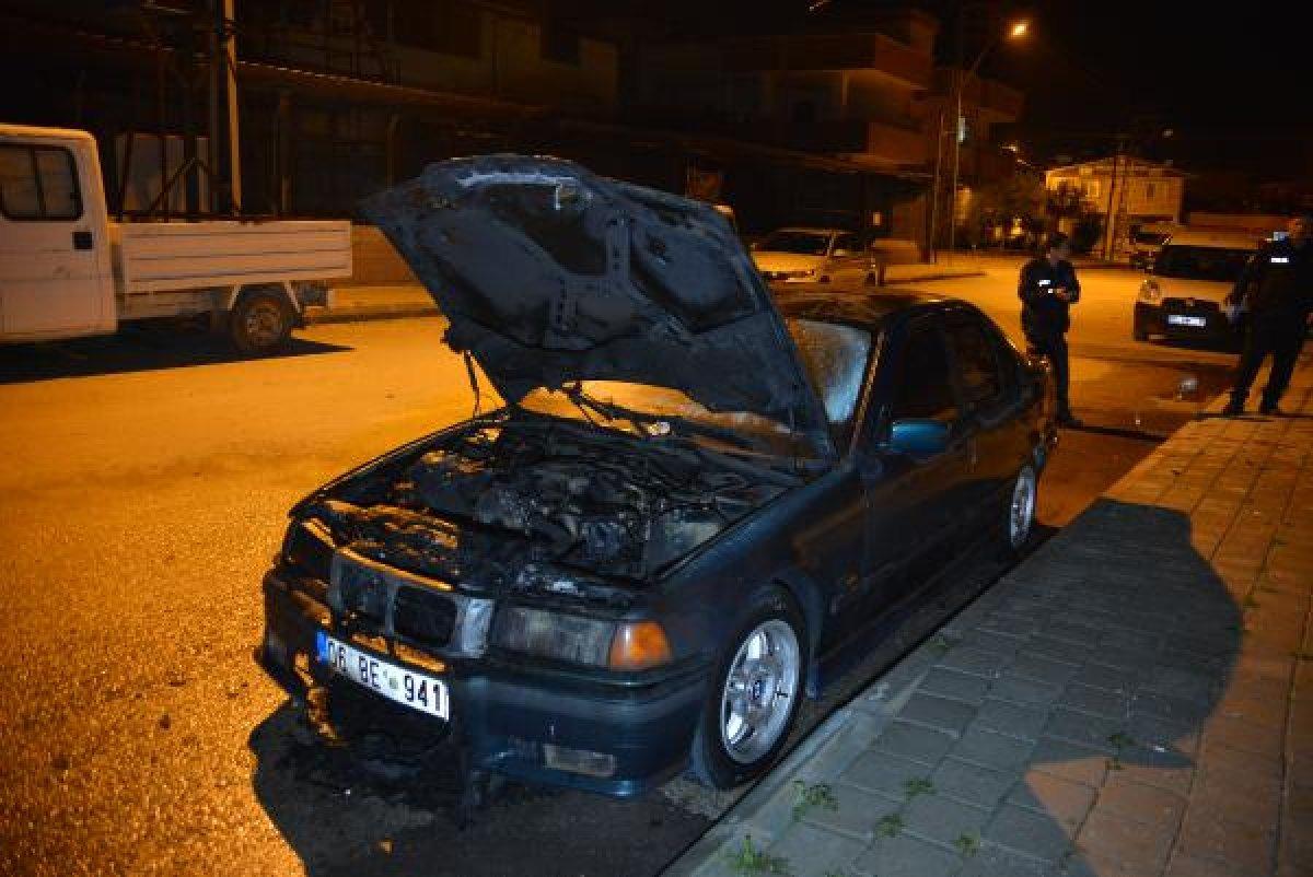 Adana'da otomobili yakıp sahibinin evine ateş açtı