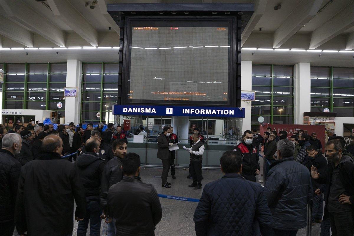 Otobüsle seyahat etmek isteyenler izin kağıdı aldı