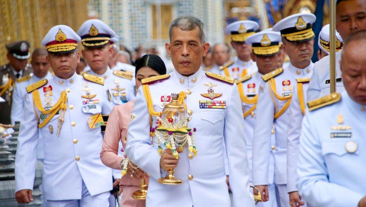 Tayland Kralı, haremiyle karantinada