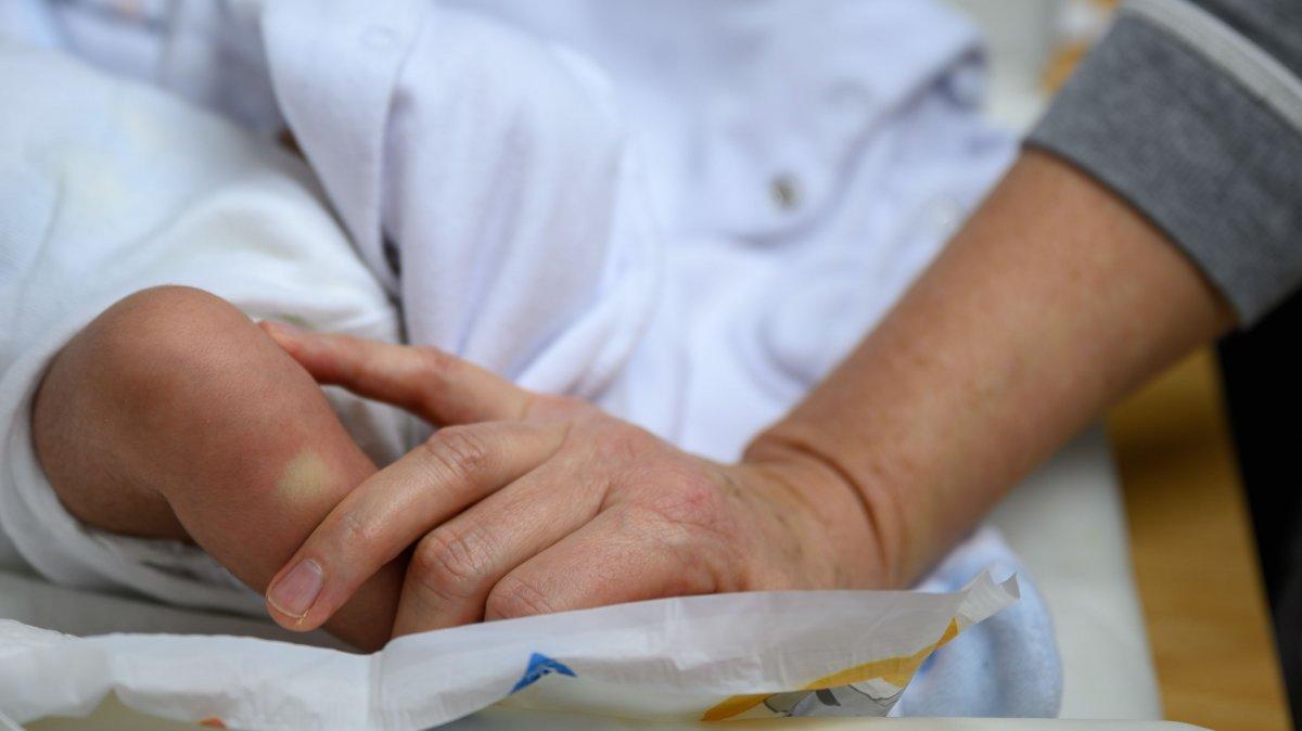 İran'da 3 günlük bir bebekte koronavirüs tespit edildi