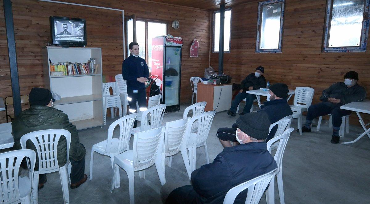 Bursa’da evsizler, virüse karşı korunuyor