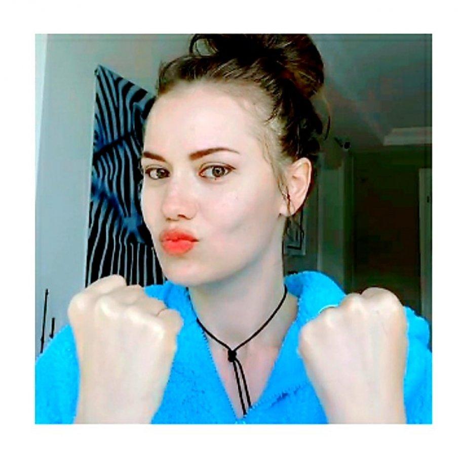 Fahriye Evcen, meydan okudu