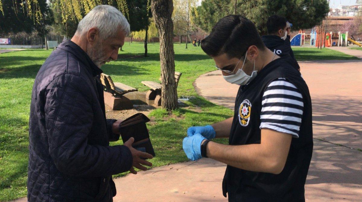 İstanbul'da yasağa rağmen sokağa çıkanlar