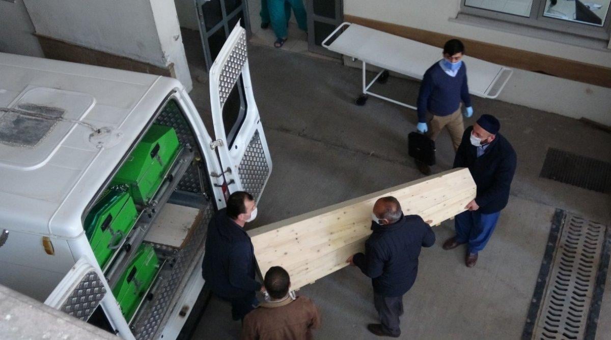 Hastaneden kaçtı, koronadan hayatını kaybetti