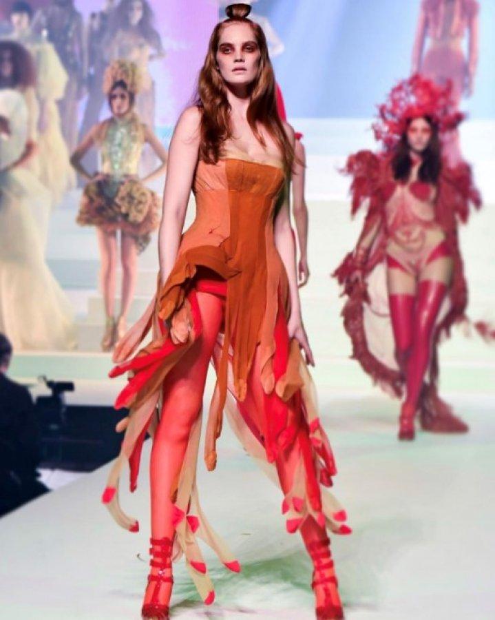 Victoria's Secret meleği koronavirüse yakalandı