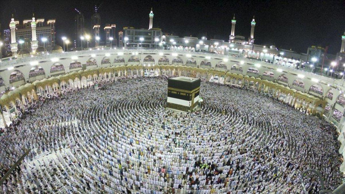 Suudi Arabistan: Hac planlarınızı bir süre erteleyin