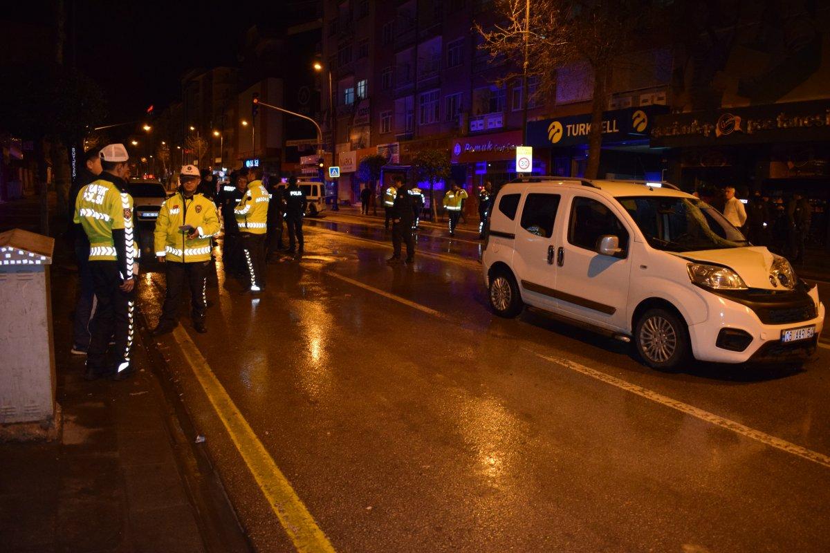 Malatya'da araç çarpan genç ağır yaralandı
