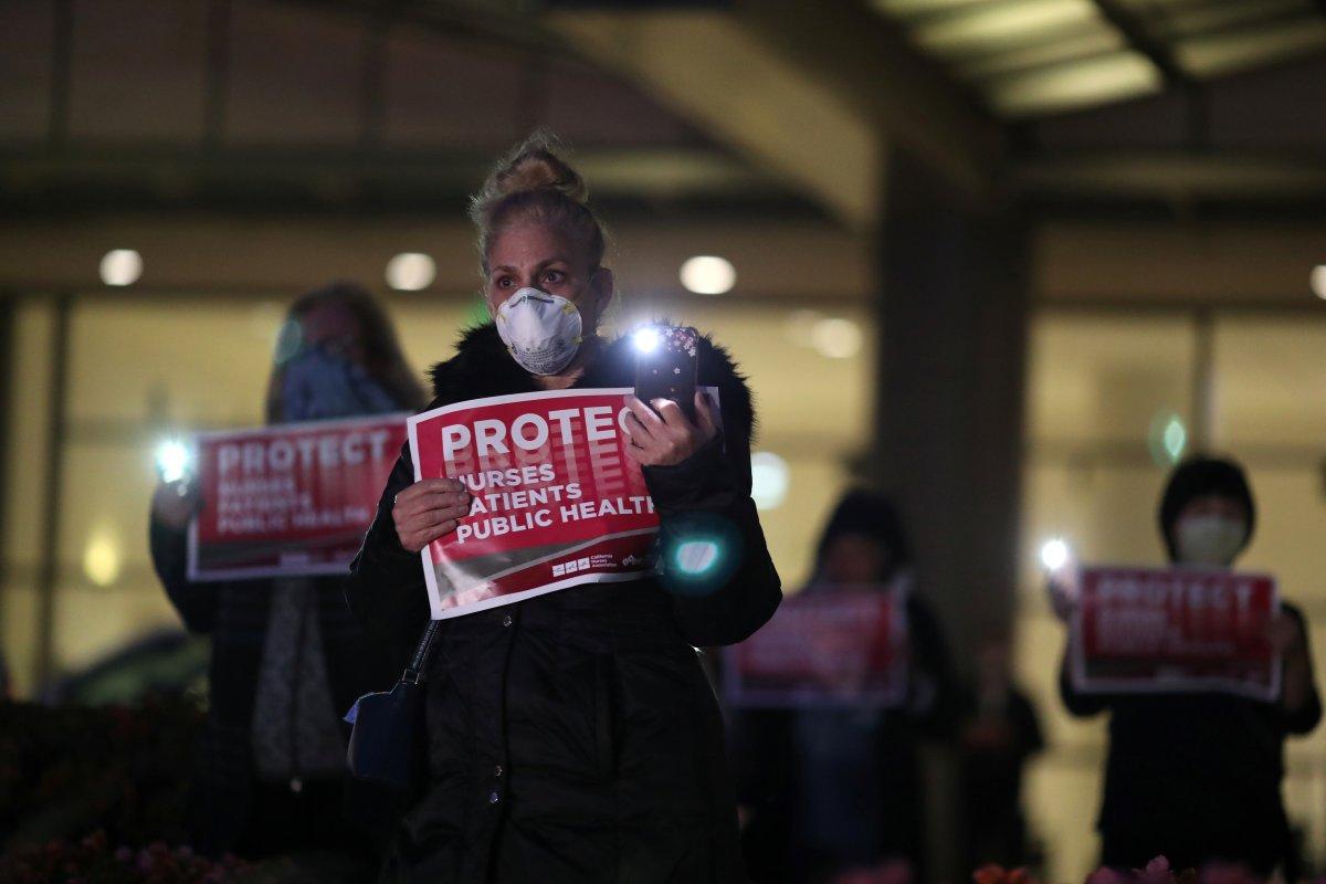 ABD'de ekipman eksik diyen doktorlar işten çıkarılıyor