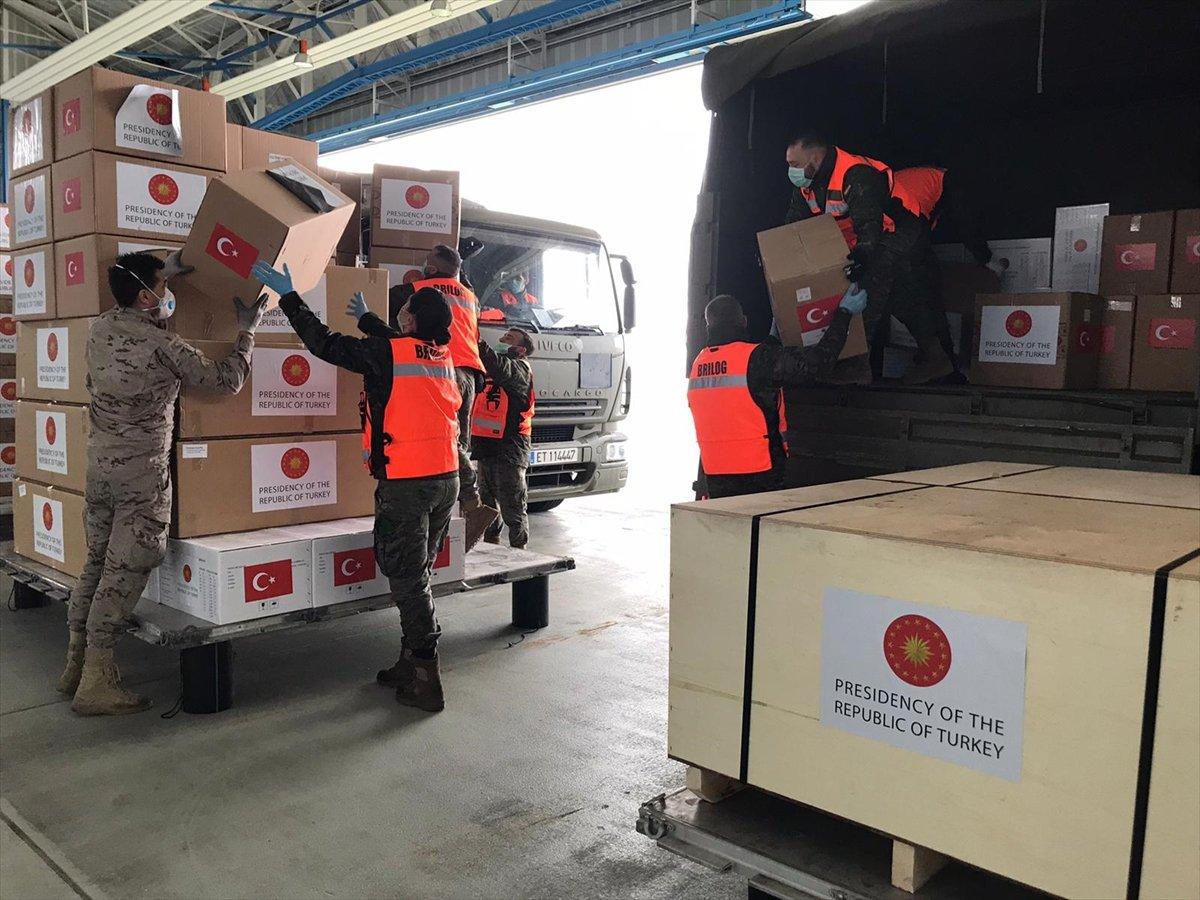 Sağlık malzemelerini taşıyan TSK uçağı İspanya'da