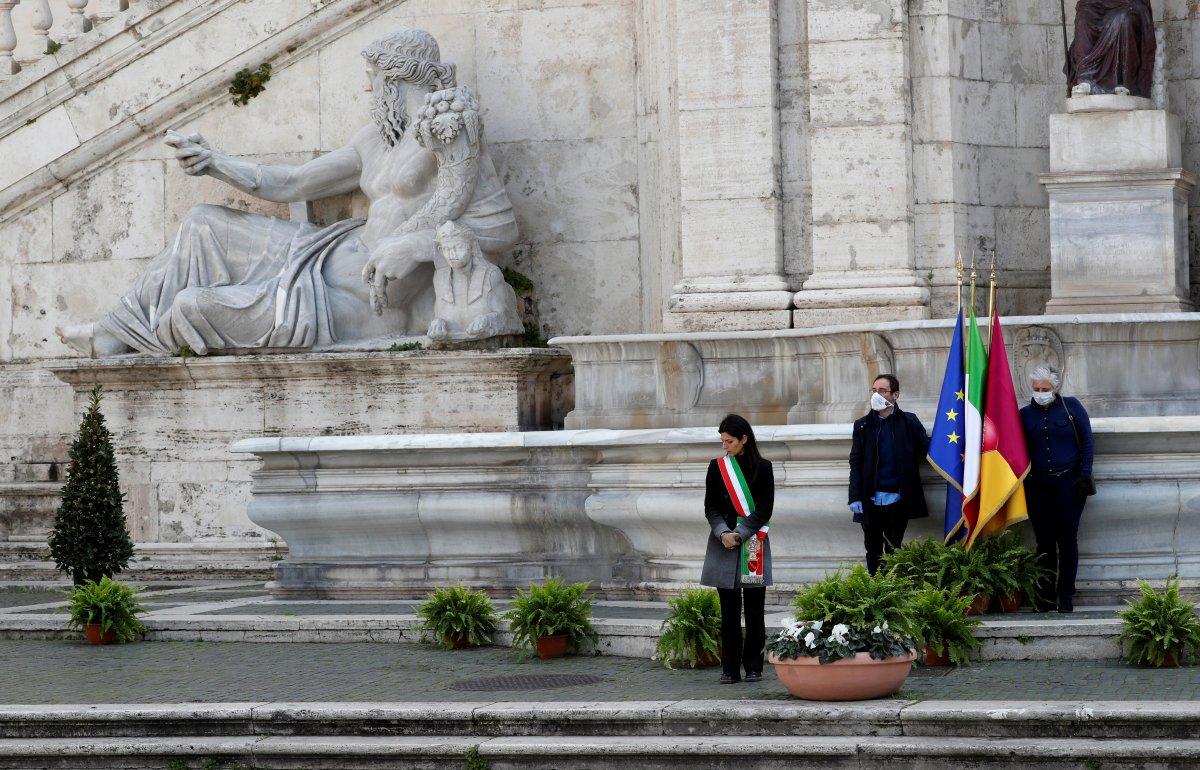 İtalya’da bayraklar yarıya indirildi