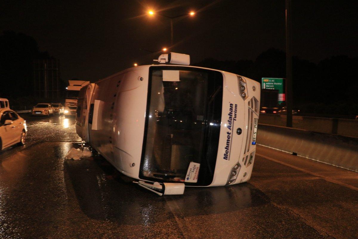 Adana’da işçi servisi kaza yaptı: 1 ölü 6 yaralı