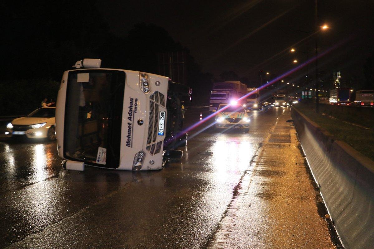 Adana’da işçi servisi kaza yaptı: 1 ölü 6 yaralı
