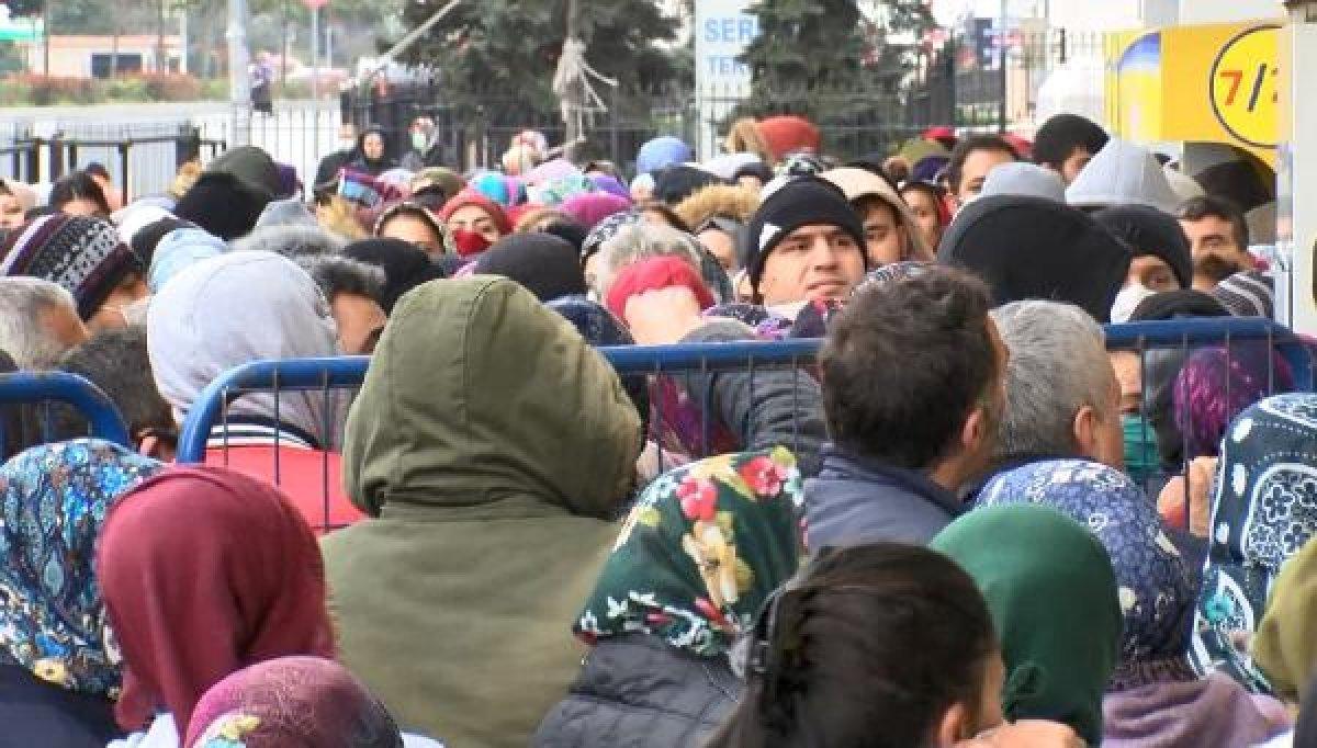 İstanbul ve Hatay'da yardım parası kalabalığı