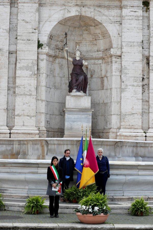 İtalya’da bayraklar yarıya indirildi