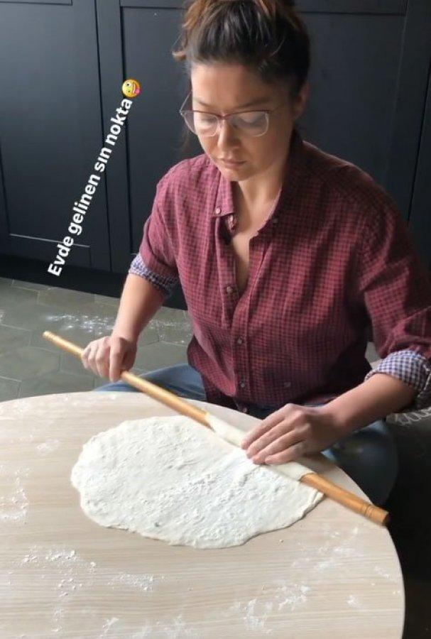 Nurgül Yeşilçay, börek açtı